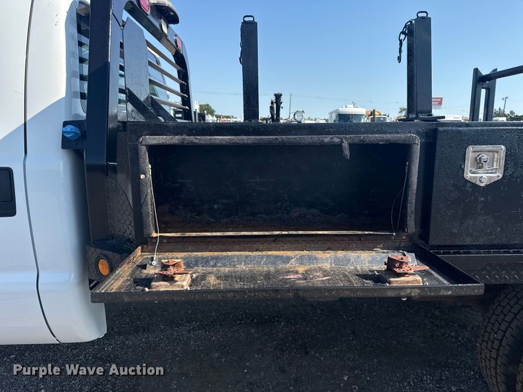 image for item NU9623 2015 Ford F550 Super Duty Crew Cab flatbed truck