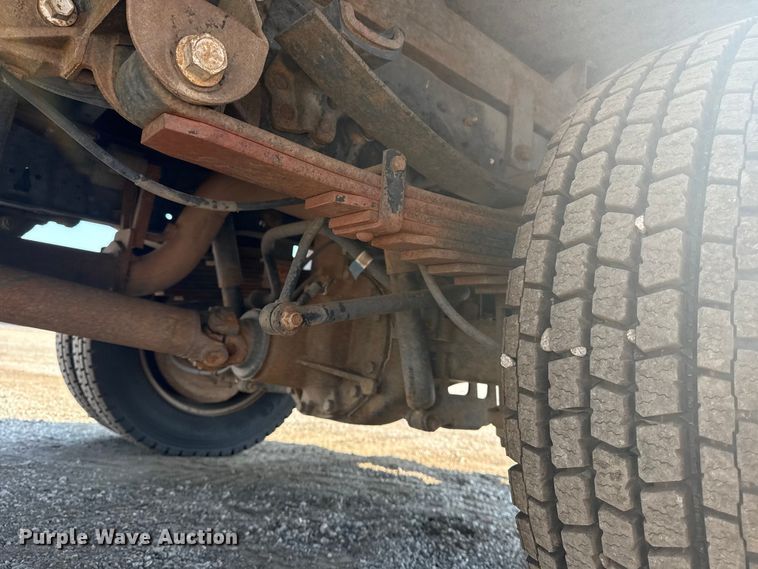 image for item NU9623 2015 Ford F550 Super Duty Crew Cab flatbed truck