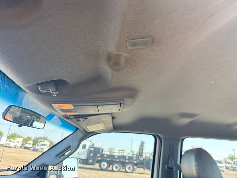 image for item NU9623 2015 Ford F550 Super Duty Crew Cab flatbed truck