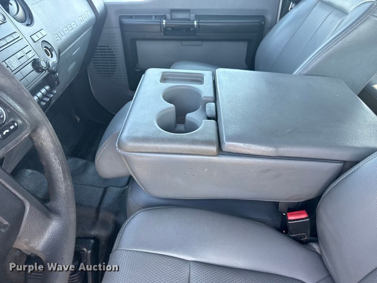 image for item NU9623 2015 Ford F550 Super Duty Crew Cab flatbed truck