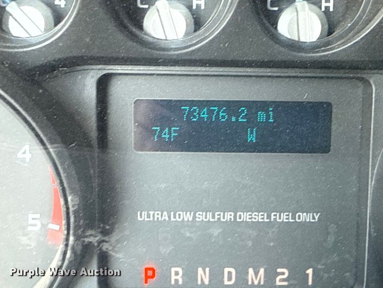 image for item NU9623 2015 Ford F550 Super Duty Crew Cab flatbed truck