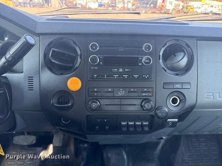 image for item NU9623 2015 Ford F550 Super Duty Crew Cab flatbed truck