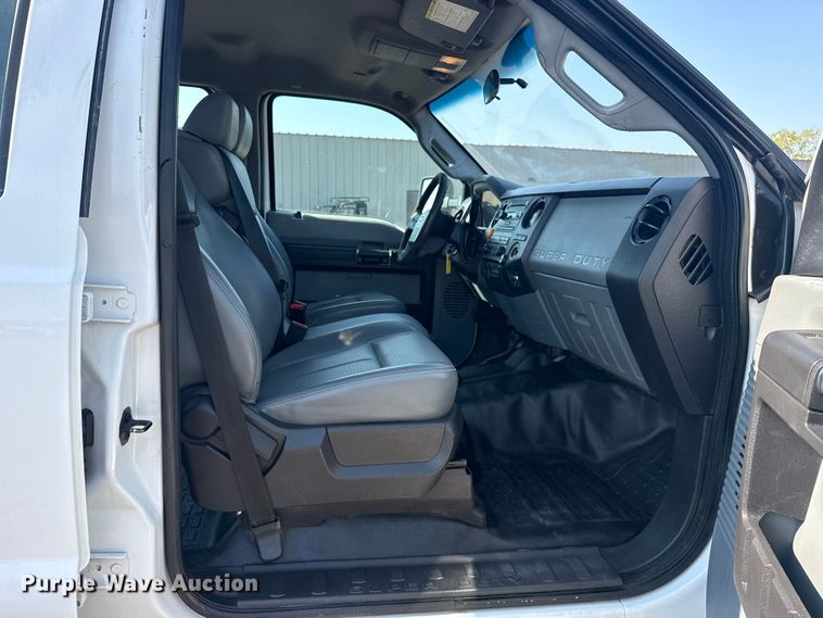 image for item NU9623 2015 Ford F550 Super Duty Crew Cab flatbed truck