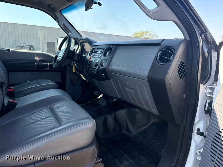 image for item NU9623 2015 Ford F550 Super Duty Crew Cab flatbed truck