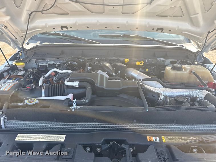 image for item NU9623 2015 Ford F550 Super Duty Crew Cab flatbed truck