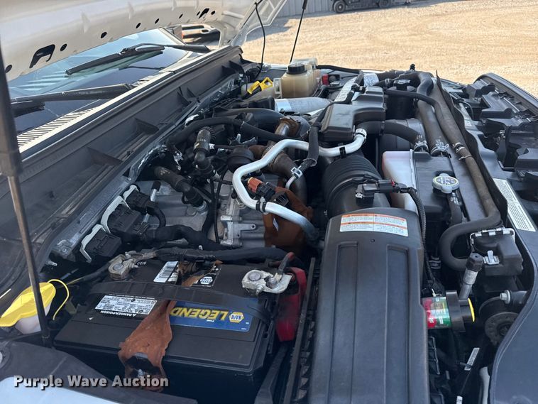 image for item NU9623 2015 Ford F550 Super Duty Crew Cab flatbed truck