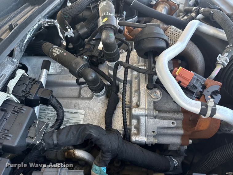 image for item NU9623 2015 Ford F550 Super Duty Crew Cab flatbed truck