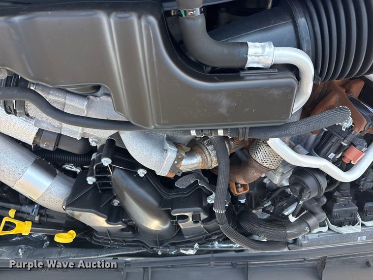 image for item NU9623 2015 Ford F550 Super Duty Crew Cab flatbed truck