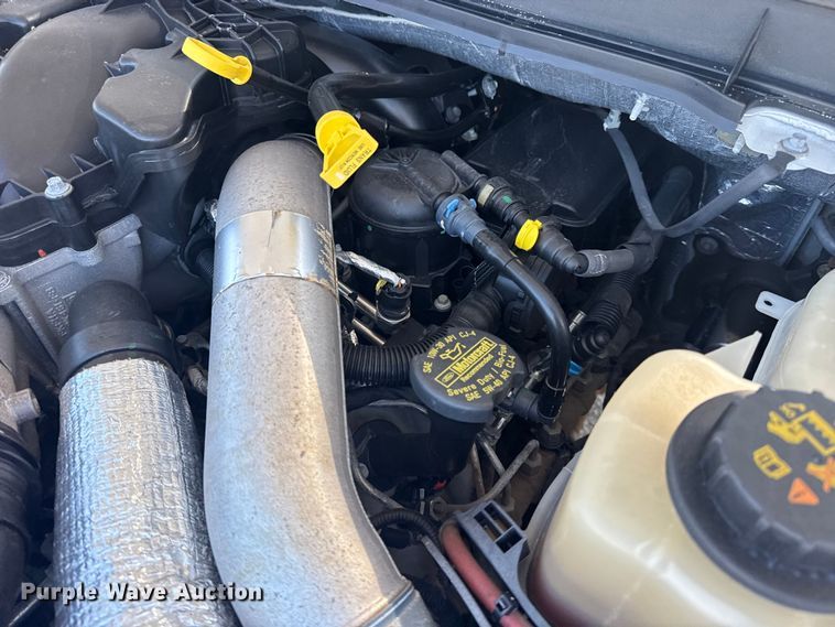 image for item NU9623 2015 Ford F550 Super Duty Crew Cab flatbed truck