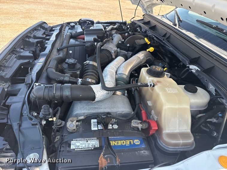 image for item NU9623 2015 Ford F550 Super Duty Crew Cab flatbed truck