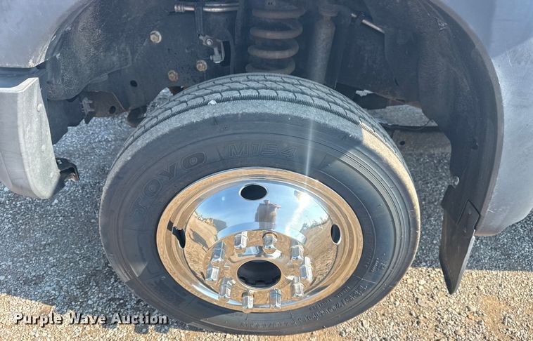 image for item NU9623 2015 Ford F550 Super Duty Crew Cab flatbed truck