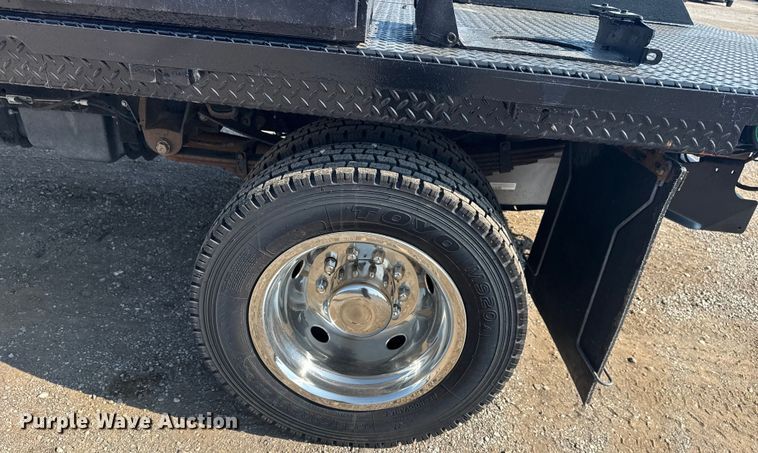 image for item NU9623 2015 Ford F550 Super Duty Crew Cab flatbed truck