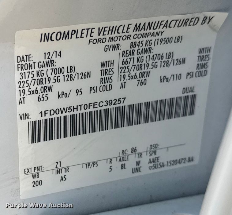 image for item NU9623 2015 Ford F550 Super Duty Crew Cab flatbed truck