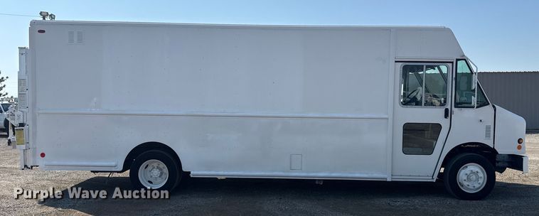 image for item NU9628 2012 Freightliner MT55 delivery truck