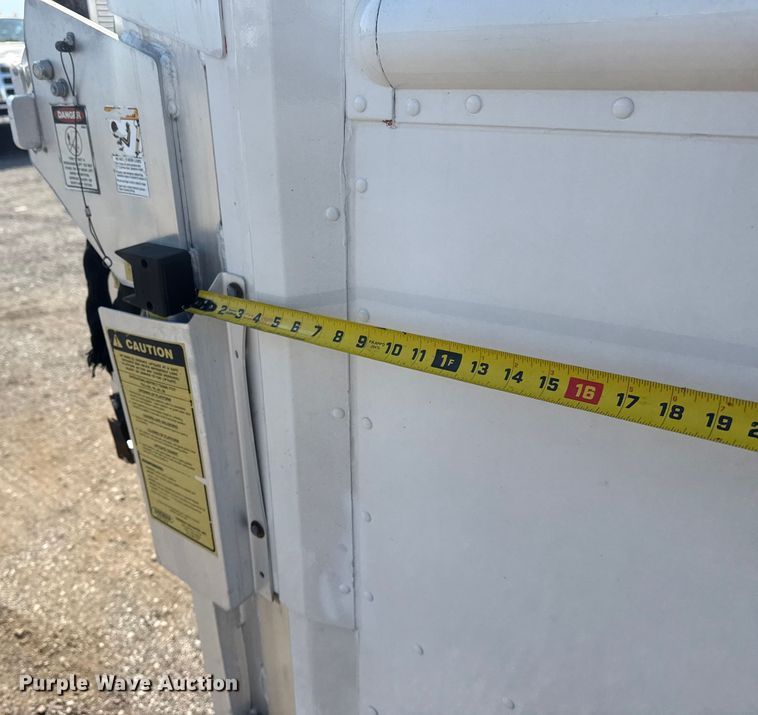 image for item NU9628 2012 Freightliner MT55 delivery truck