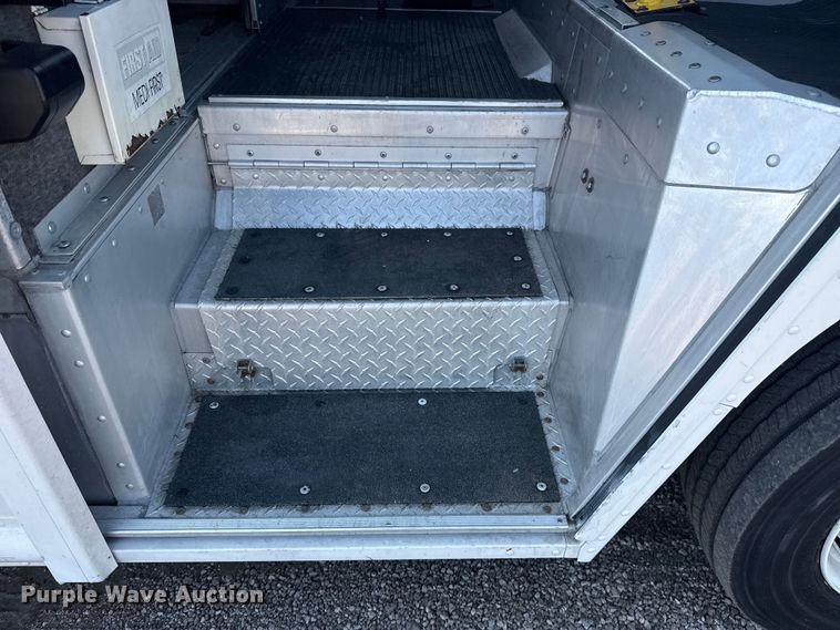 image for item NU9628 2012 Freightliner MT55 delivery truck