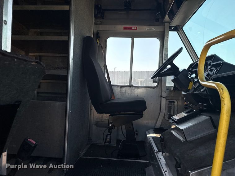 image for item NU9628 2012 Freightliner MT55 delivery truck