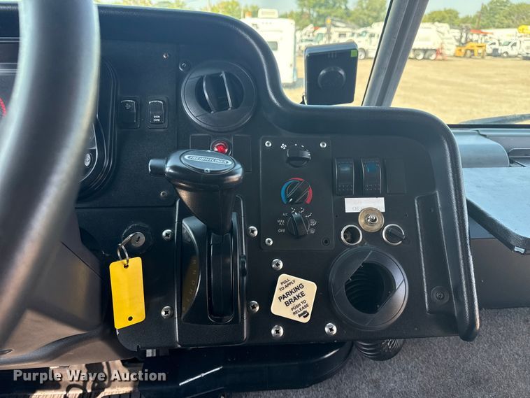 image for item NU9628 2012 Freightliner MT55 delivery truck