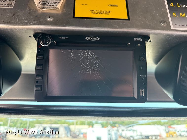 image for item NU9628 2012 Freightliner MT55 delivery truck