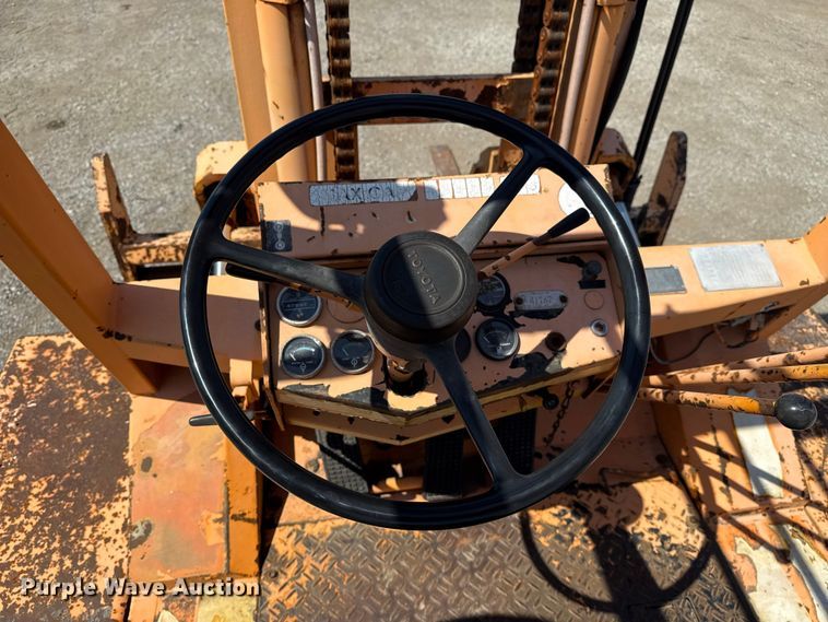 image for item NU9630 1984 Toyota 3FD80 forklift