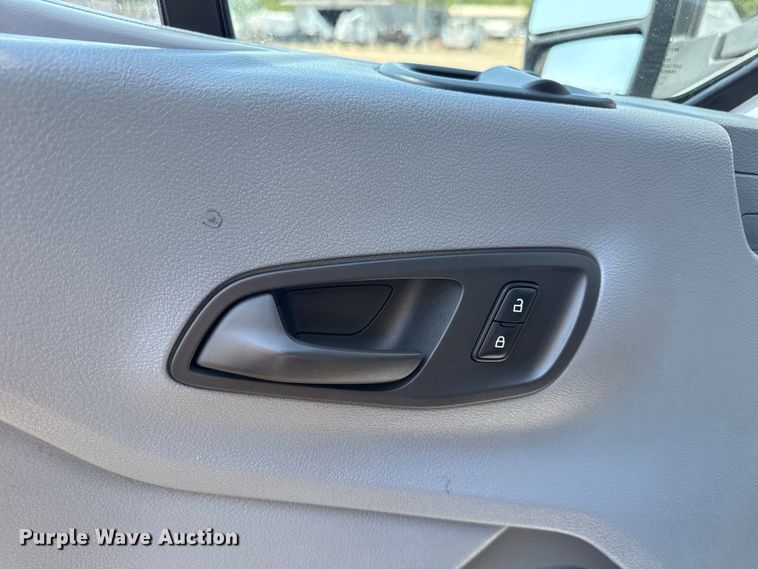 image for item NU9631 2019 Ford Transit 350HD delivery truck