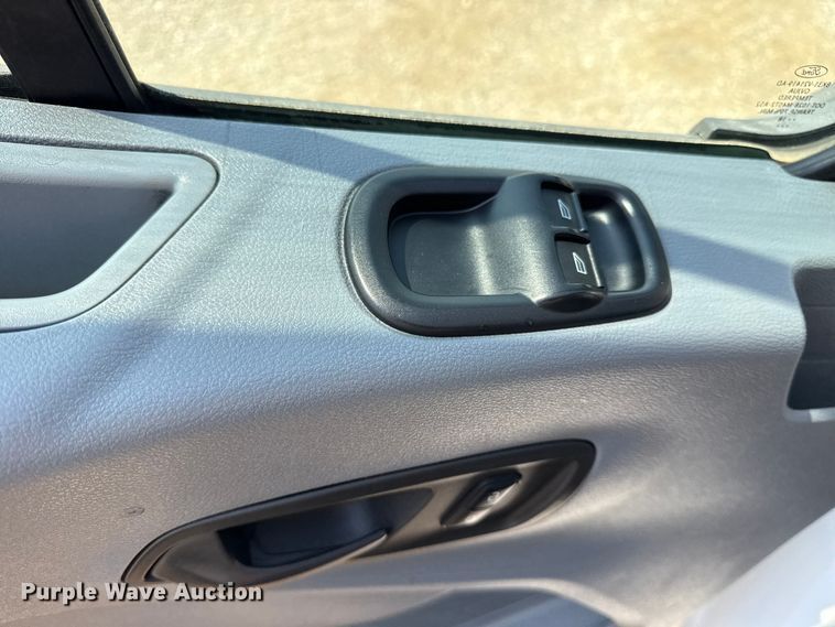 image for item NU9631 2019 Ford Transit 350HD delivery truck