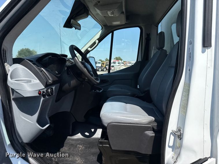 image for item NU9631 2019 Ford Transit 350HD delivery truck