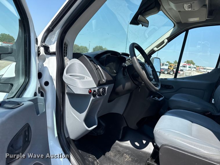 image for item NU9631 2019 Ford Transit 350HD delivery truck