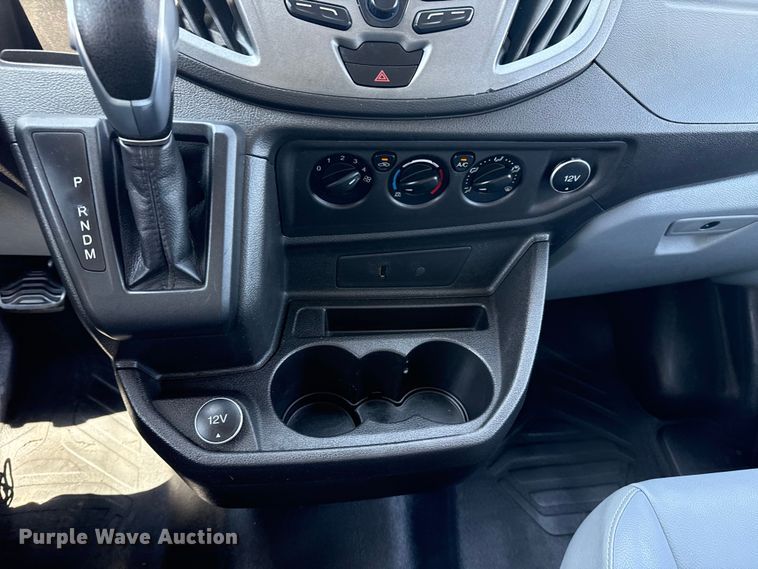 image for item NU9631 2019 Ford Transit 350HD delivery truck