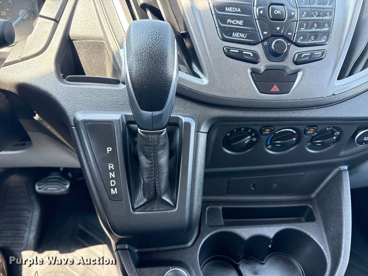 image for item NU9631 2019 Ford Transit 350HD delivery truck