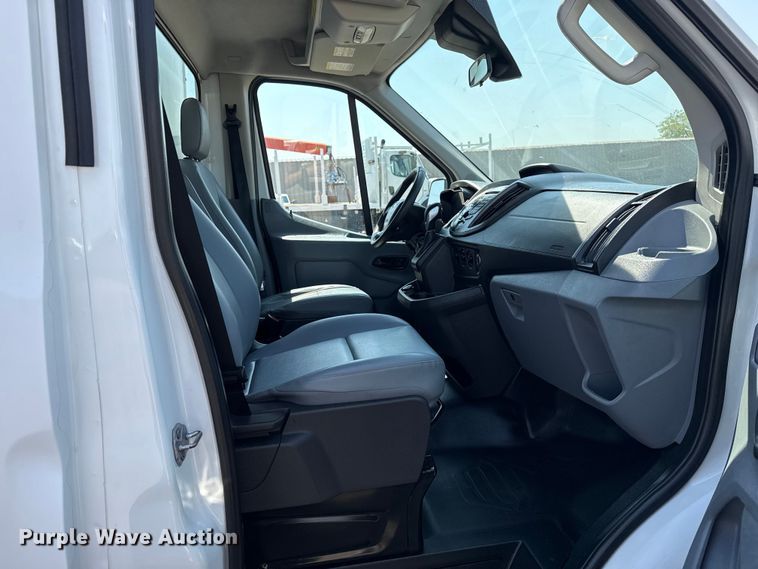 image for item NU9631 2019 Ford Transit 350HD delivery truck