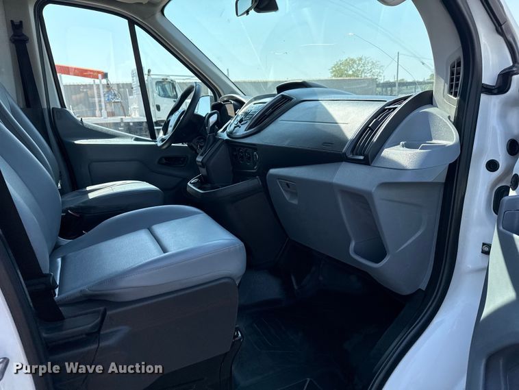 image for item NU9631 2019 Ford Transit 350HD delivery truck