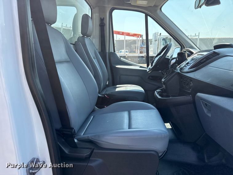 image for item NU9631 2019 Ford Transit 350HD delivery truck