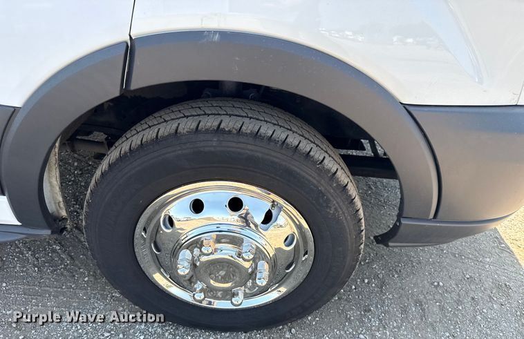 image for item NU9631 2019 Ford Transit 350HD delivery truck