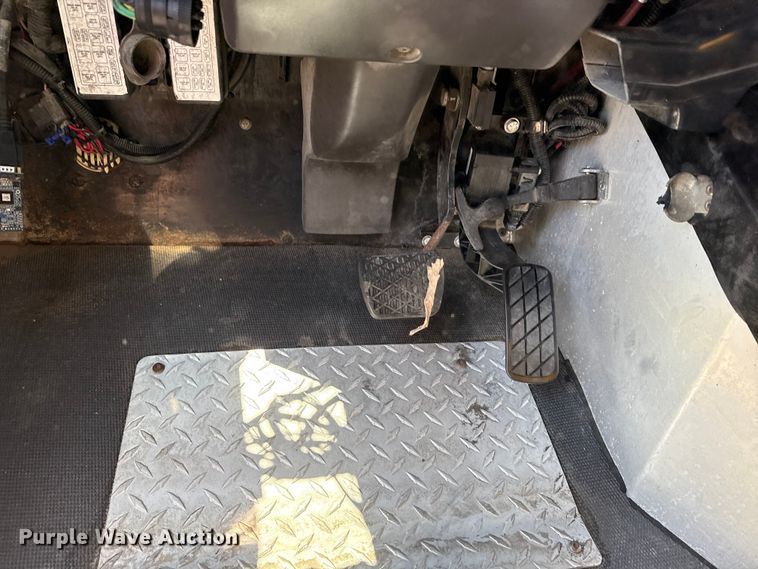 image for item NU9634 2012 Freightliner MT45 delivery truck