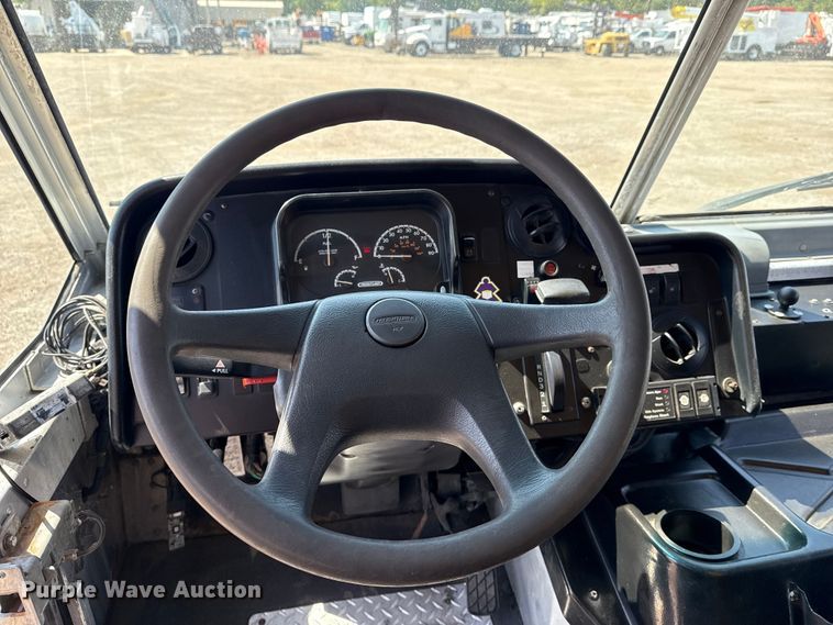 image for item NU9634 2012 Freightliner MT45 delivery truck