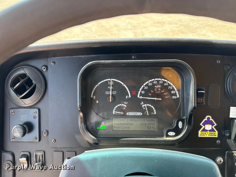 image for item NU9634 2012 Freightliner MT45 delivery truck