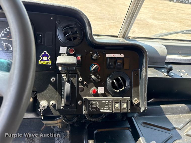 image for item NU9634 2012 Freightliner MT45 delivery truck