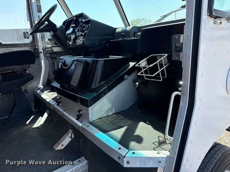 image for item NU9634 2012 Freightliner MT45 delivery truck