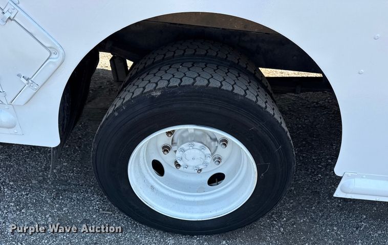 image for item NU9634 2012 Freightliner MT45 delivery truck