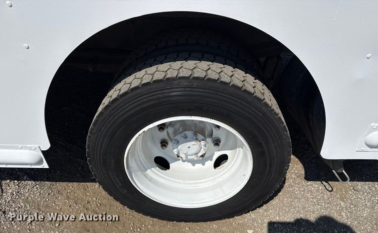 image for item NU9634 2012 Freightliner MT45 delivery truck