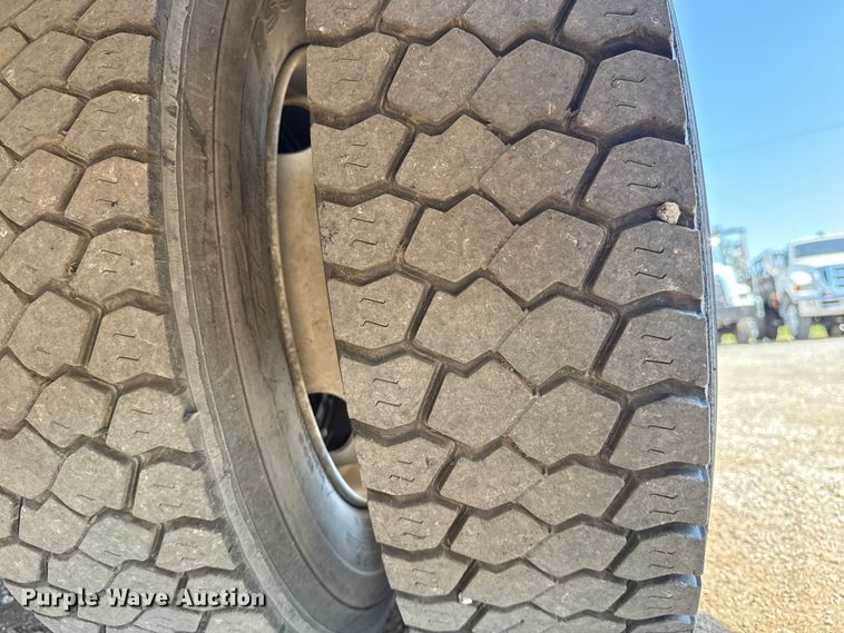 image for item NU9634 2012 Freightliner MT45 delivery truck