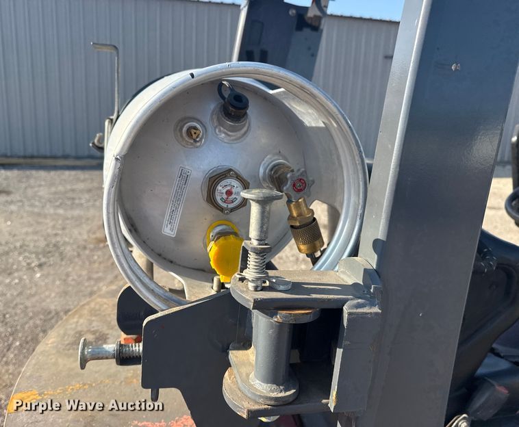 image for item NU9640 2007 Toyota 8FGCU18 forklift