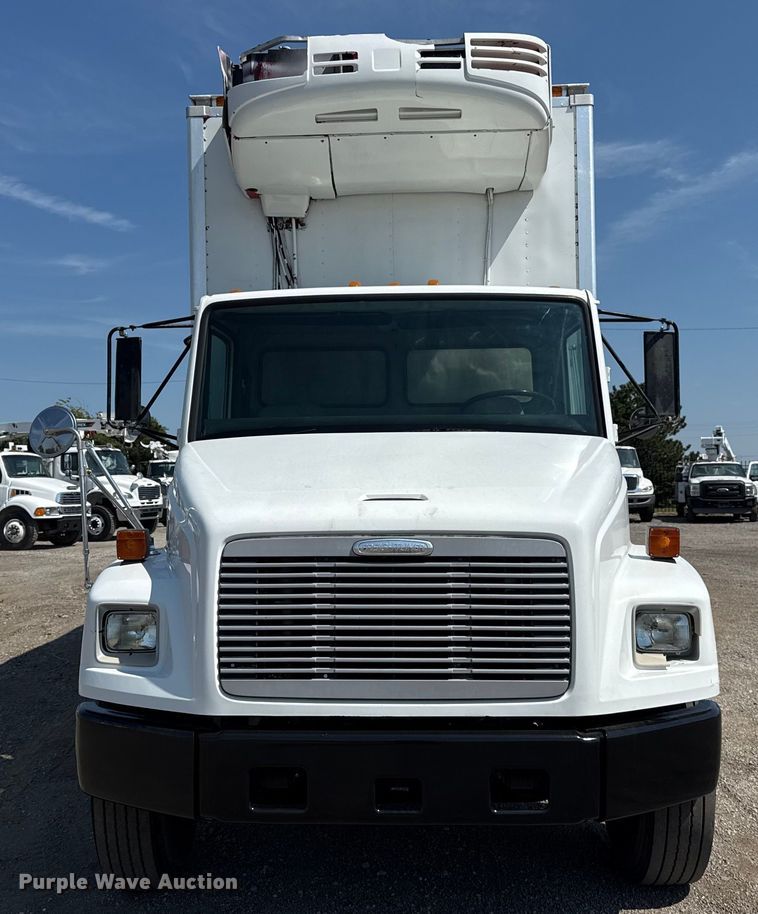 image for item NU9649 2002 Freightliner FL70 refrigerated truck
