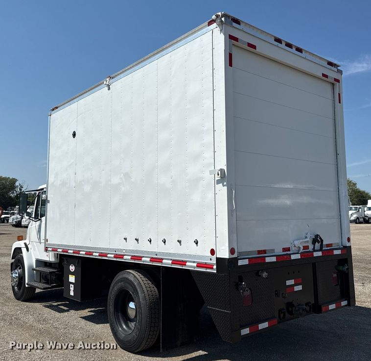 image for item NU9649 2002 Freightliner FL70 refrigerated truck