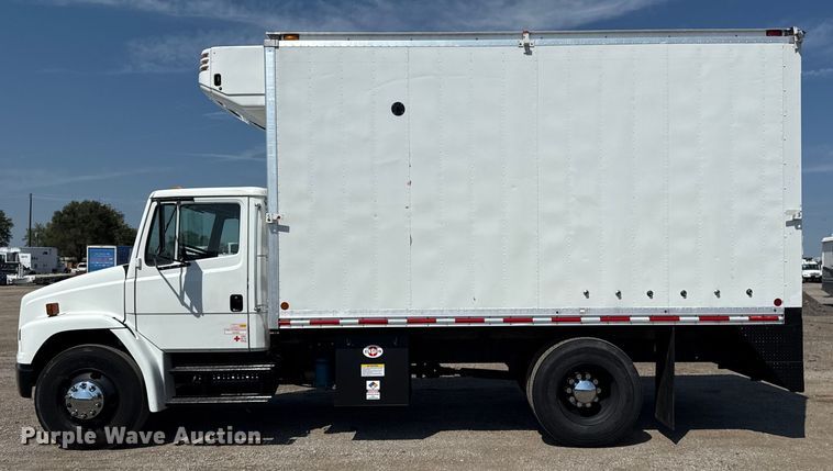 image for item NU9649 2002 Freightliner FL70 refrigerated truck