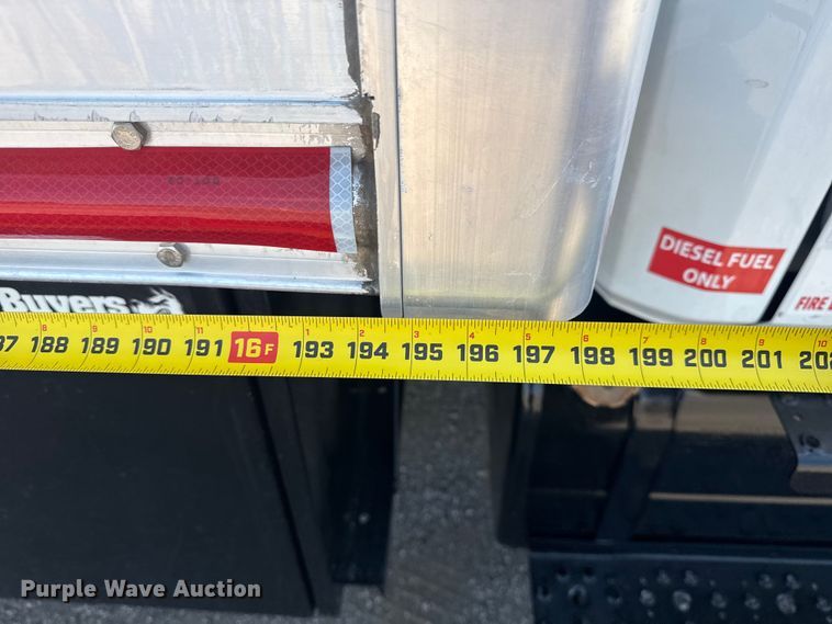 image for item NU9649 2002 Freightliner FL70 refrigerated truck