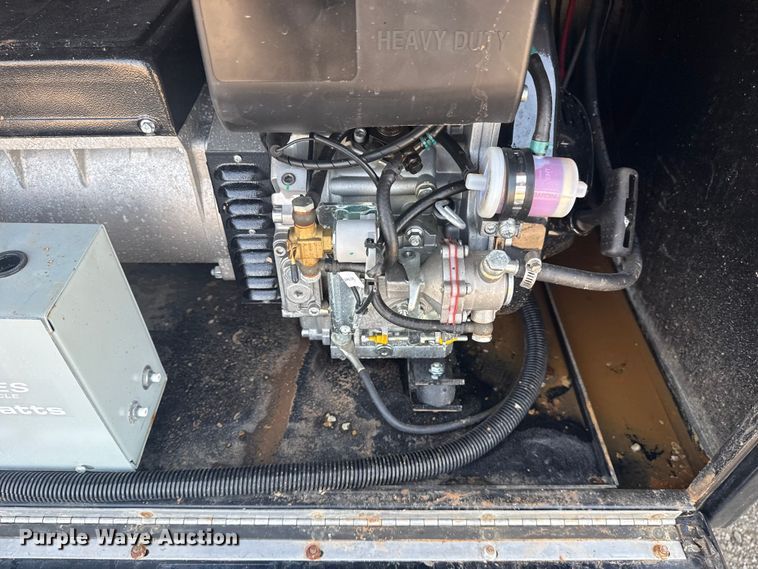 image for item NU9649 2002 Freightliner FL70 refrigerated truck