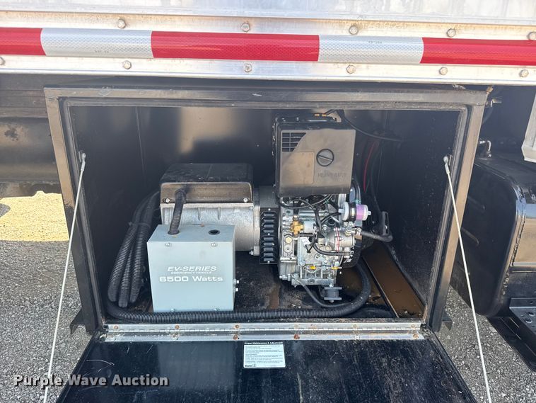 image for item NU9649 2002 Freightliner FL70 refrigerated truck