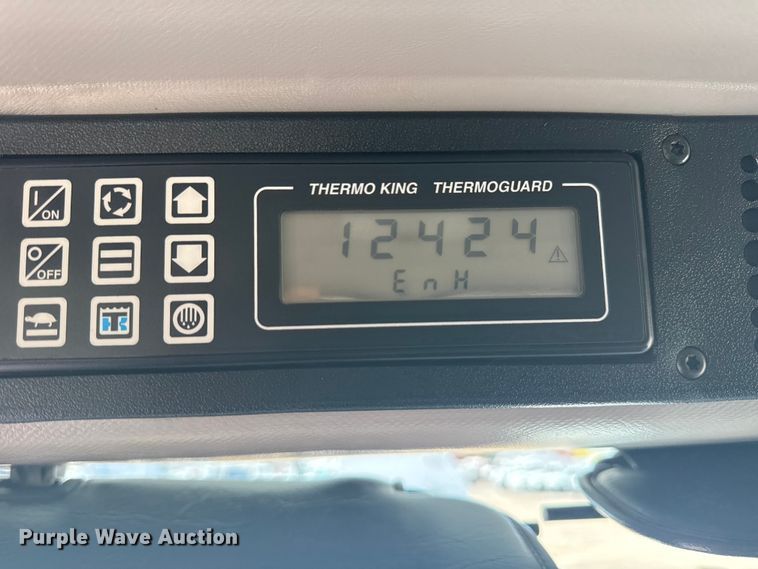 image for item NU9649 2002 Freightliner FL70 refrigerated truck